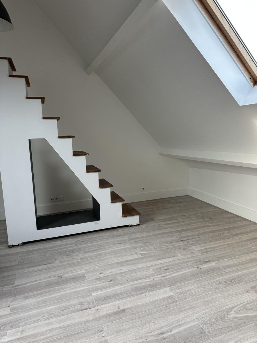 
                                                Location
                                                 Studio au calme