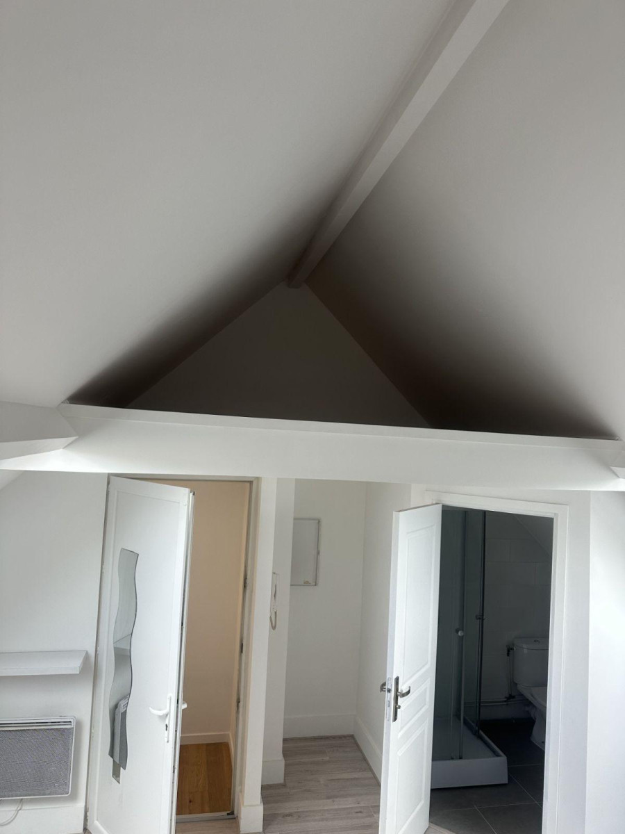 
                                                Location
                                                 Studio au calme