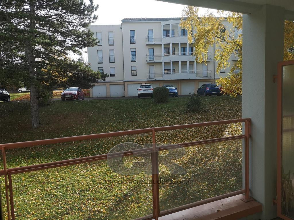 
                                                Location
                                                 studio au calme avec balcon et place de parking