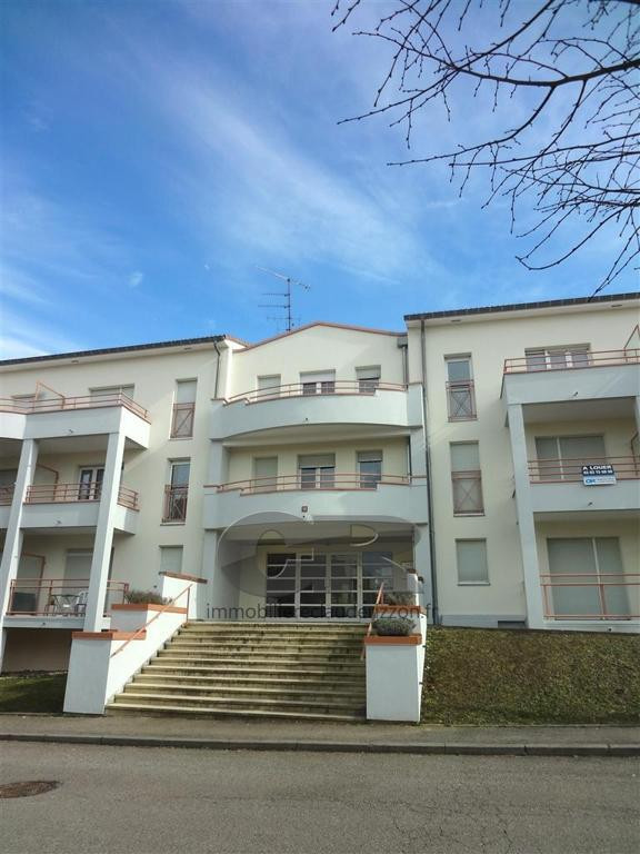 
                                                Location
                                                 Studio au calme avec balcon et place de parking