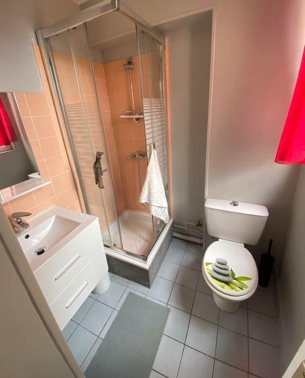 
                                                Location
                                                 Studio au centre de Dijon, idéal pour étudiant