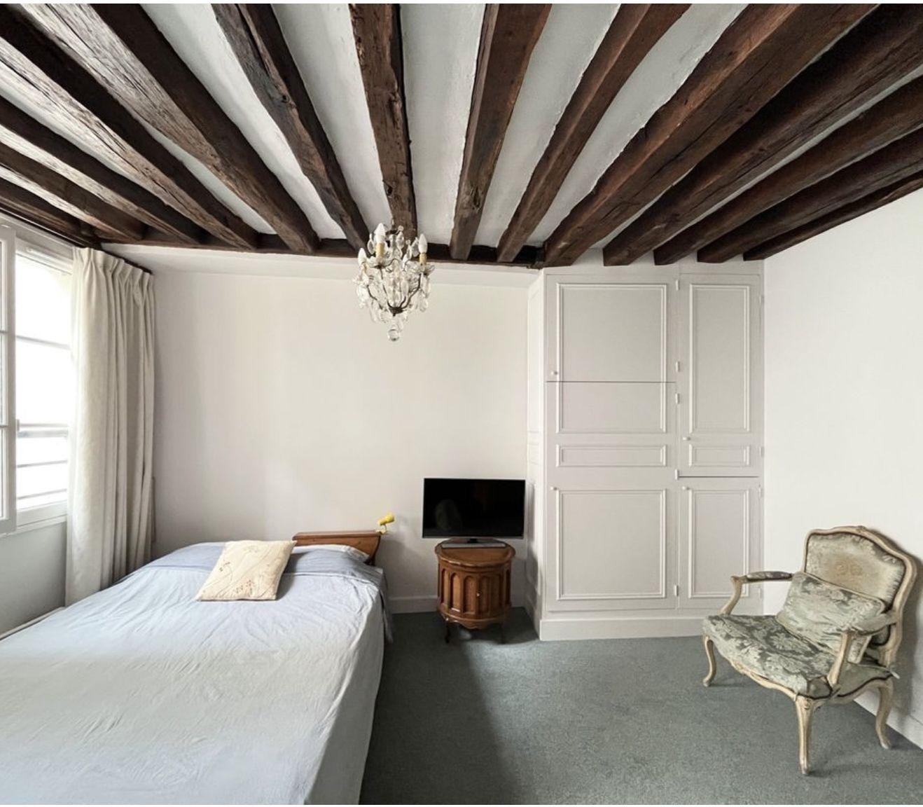 
                                                Location
                                                 Studio au coeur de Saint Germain des Près Paris 6è