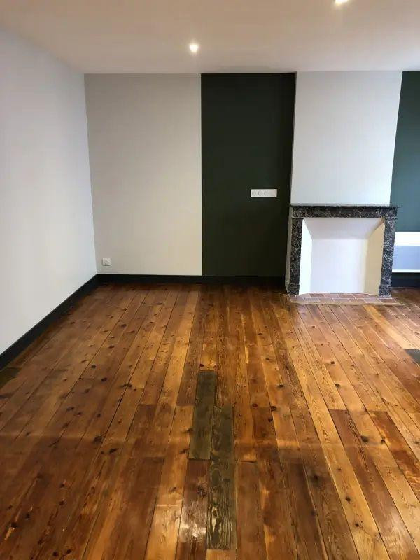 
                                                Location
                                                 Studio au coeur de Sainte Maure, immeuble classée