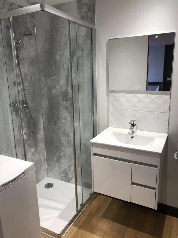 
                                                Location
                                                 Studio au coeur de Sainte Maure, immeuble classée