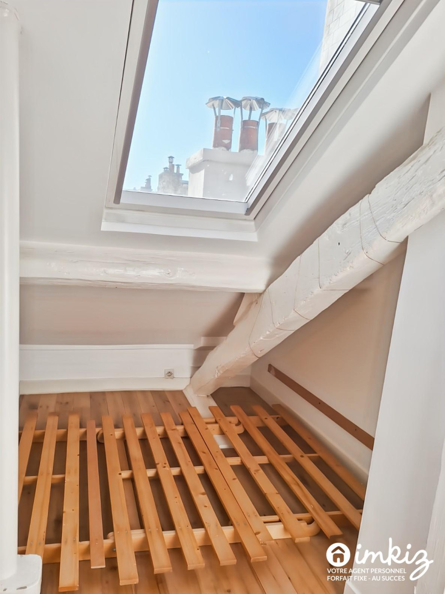 
                                                Vente
                                                 Studio au cœur des batignolles