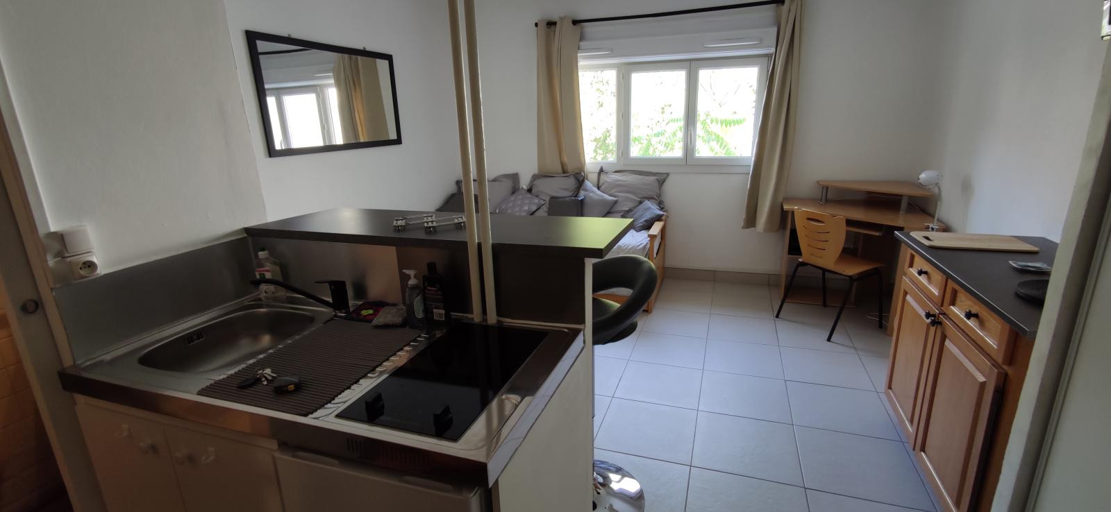 
                                                Location
                                                 Studio au ferry campra meublé