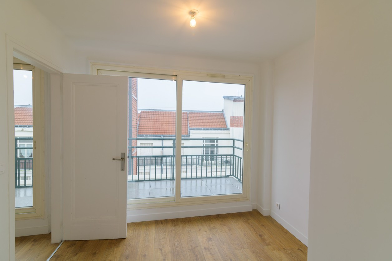 
                                                Vente
                                                 Studio avec balcon