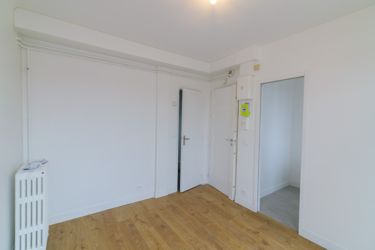 
                                                Vente
                                                 Studio avec balcon