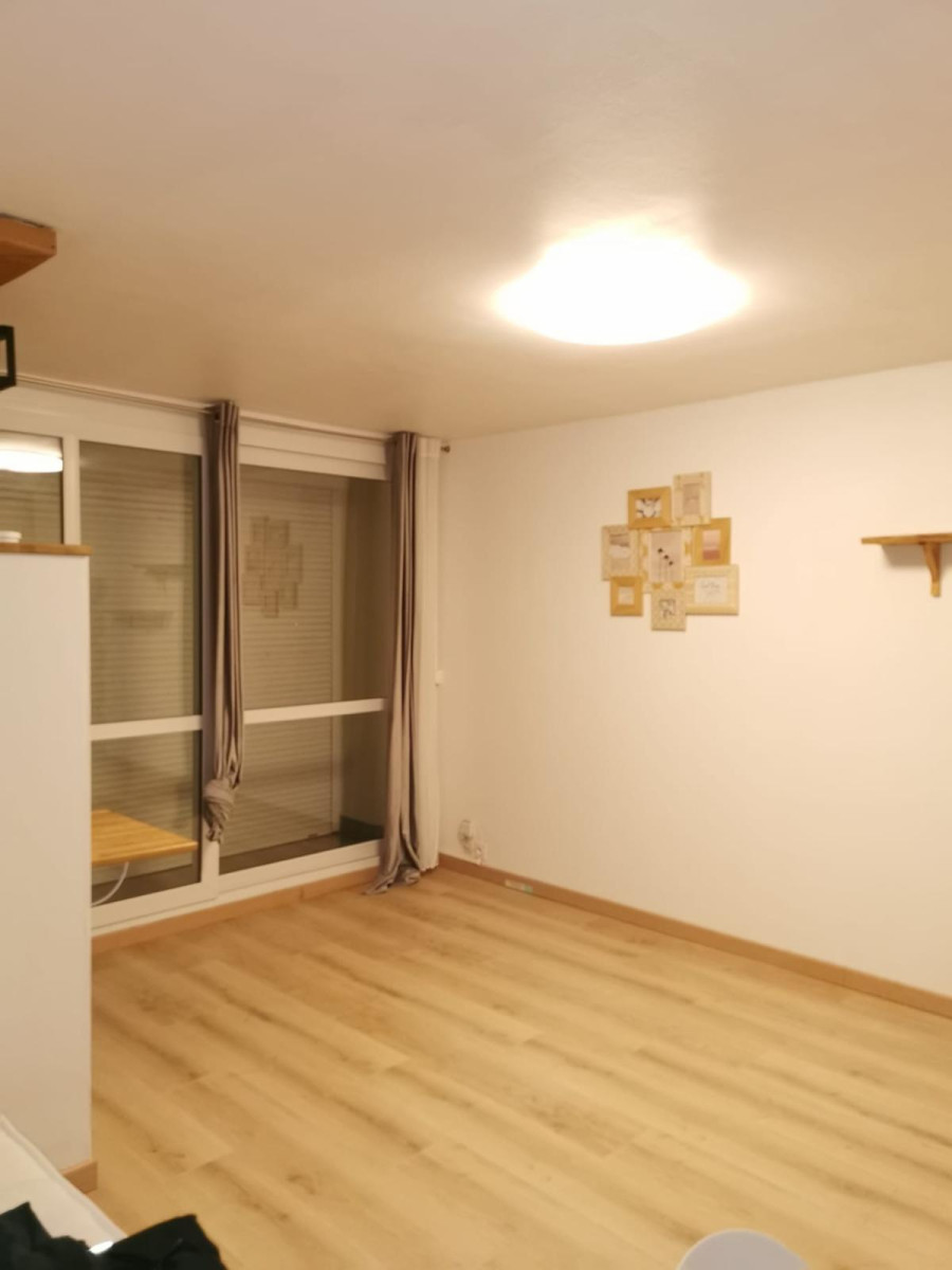 
                                                Location
                                                 Studio  avec balcon  -  Chambray-lès-Tours