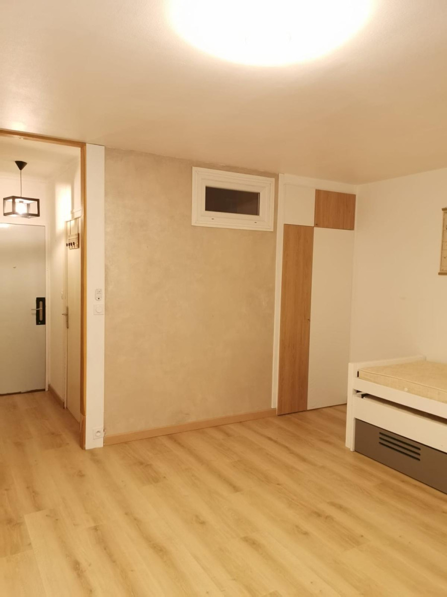 
                                                Location
                                                 Studio  avec balcon  -  Chambray-lès-Tours