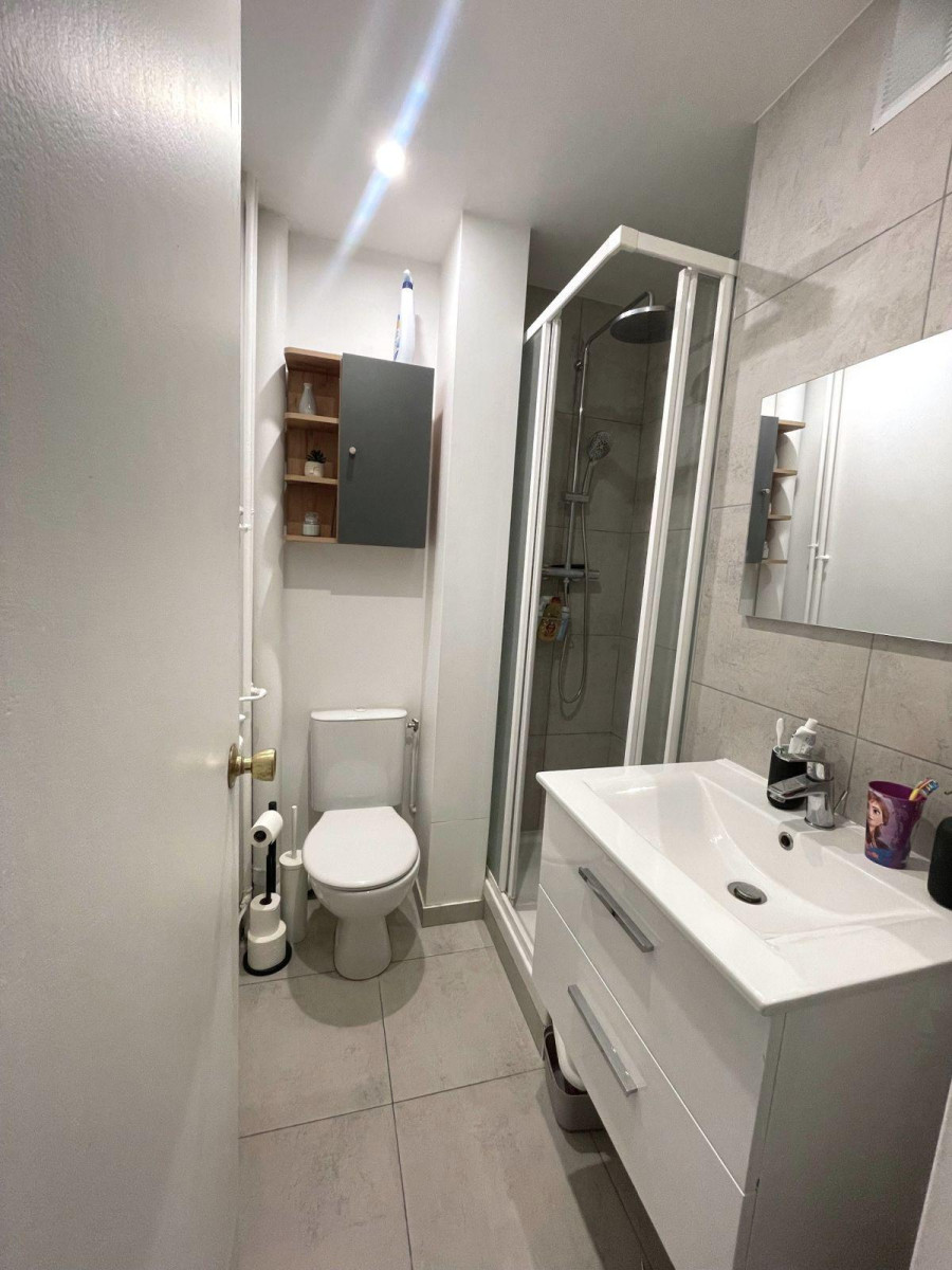 
                                                Location
                                                 Studio avec balcon - Mairie du 18ème - Paris