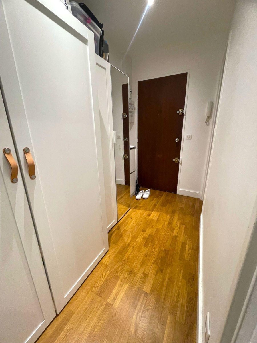 
                                                Location
                                                 Studio avec balcon - Mairie du 18ème - Paris
