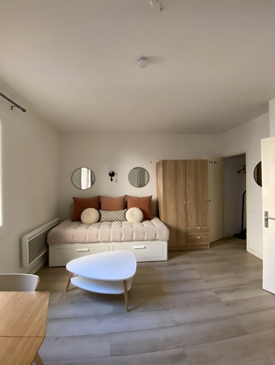 
                                                Vente
                                                 STUDIO AVEC BALCON - PALUD 4