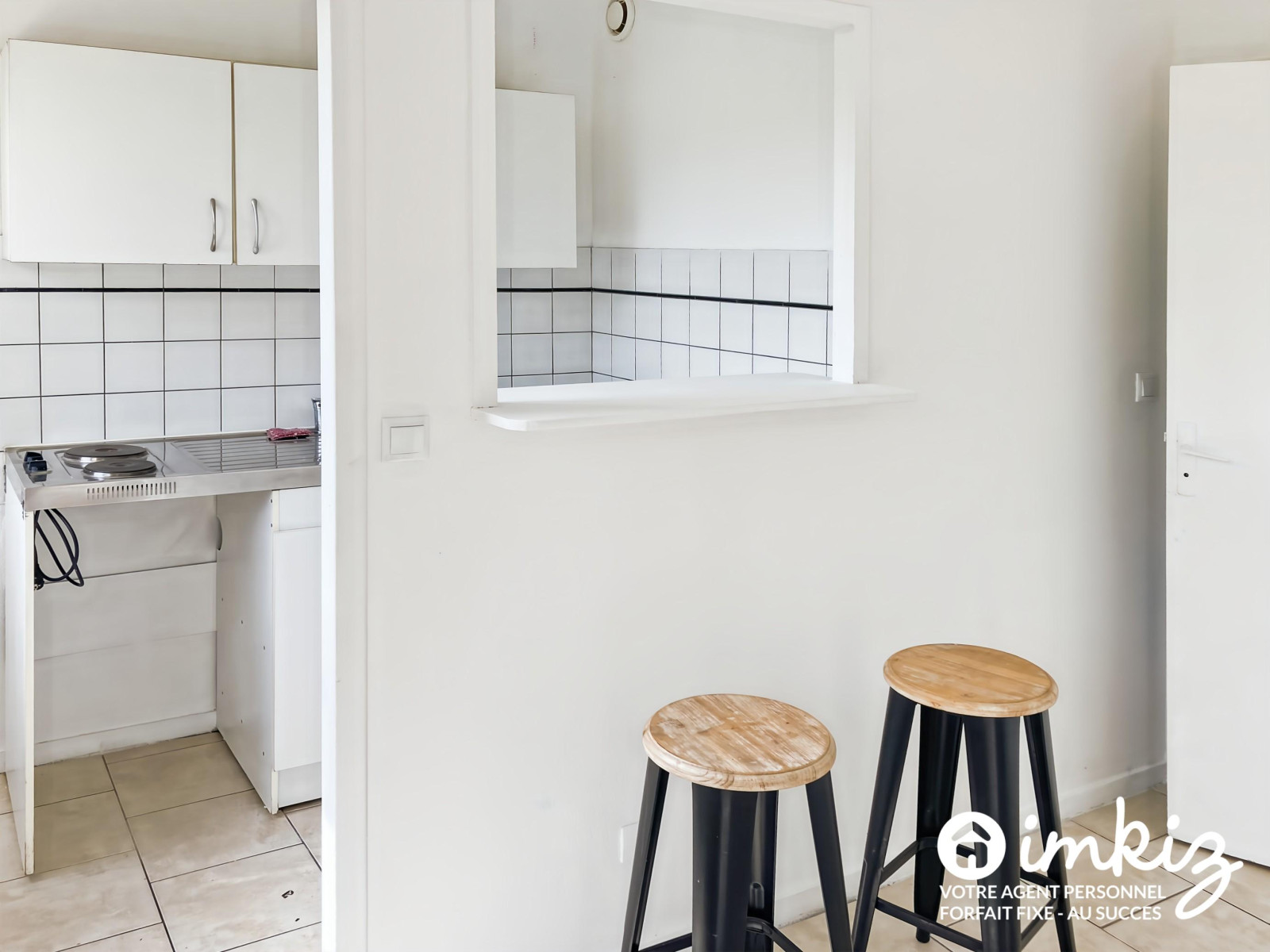 
                                                Vente
                                                 Studio  avec balcon, parking et cave