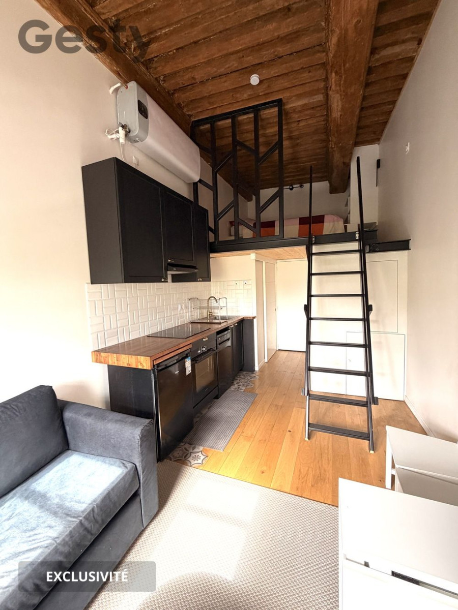 
                                                Location
                                                 Studio avec chambre à la Croix Rousse