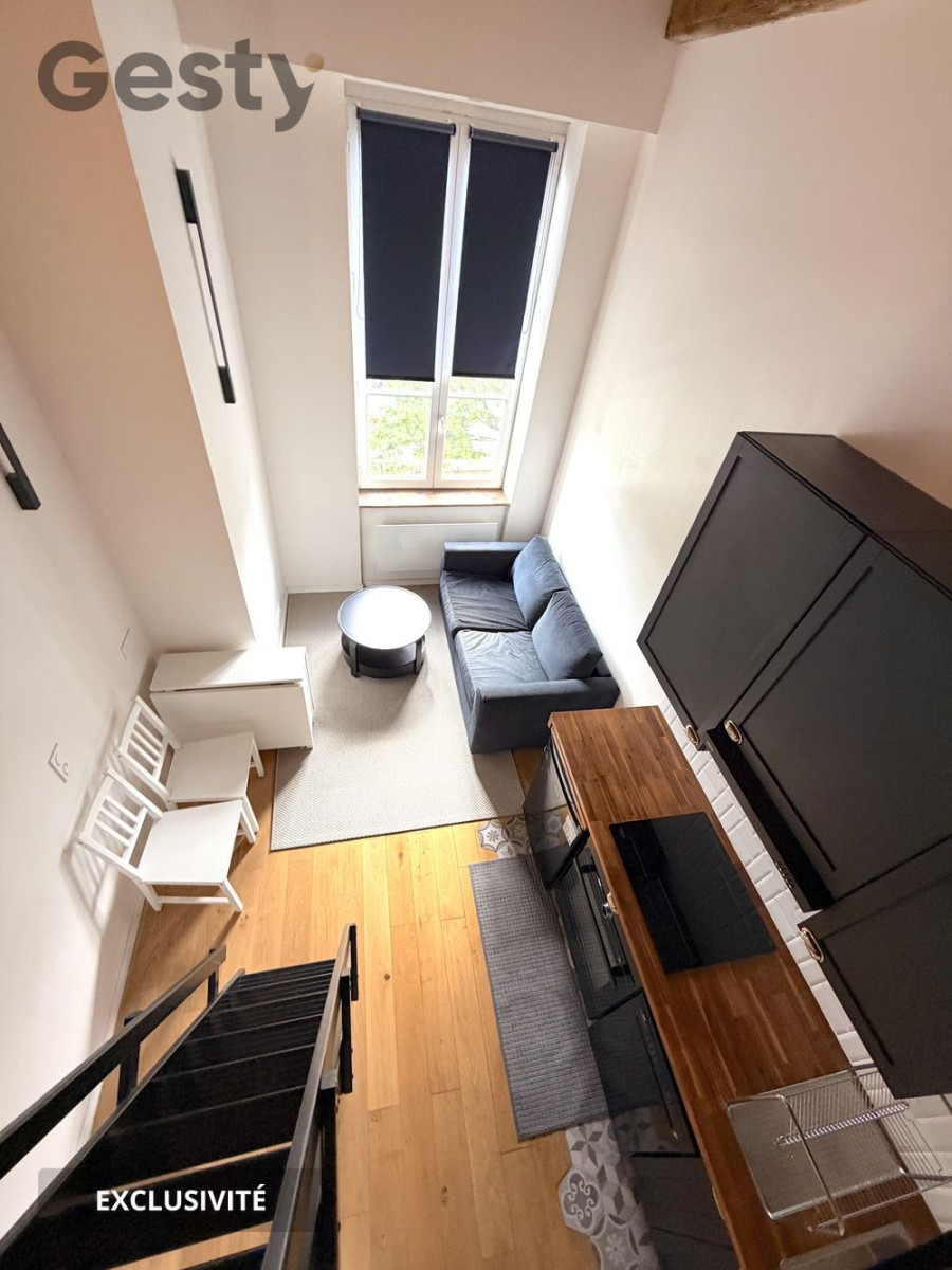 
                                                Location
                                                 Studio avec chambre à la Croix Rousse