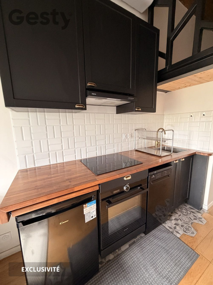 
                                                Location
                                                 Studio avec chambre à la Croix Rousse