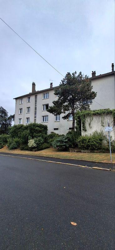 
                                                Location
                                                 Studio avec cuisine indépendante