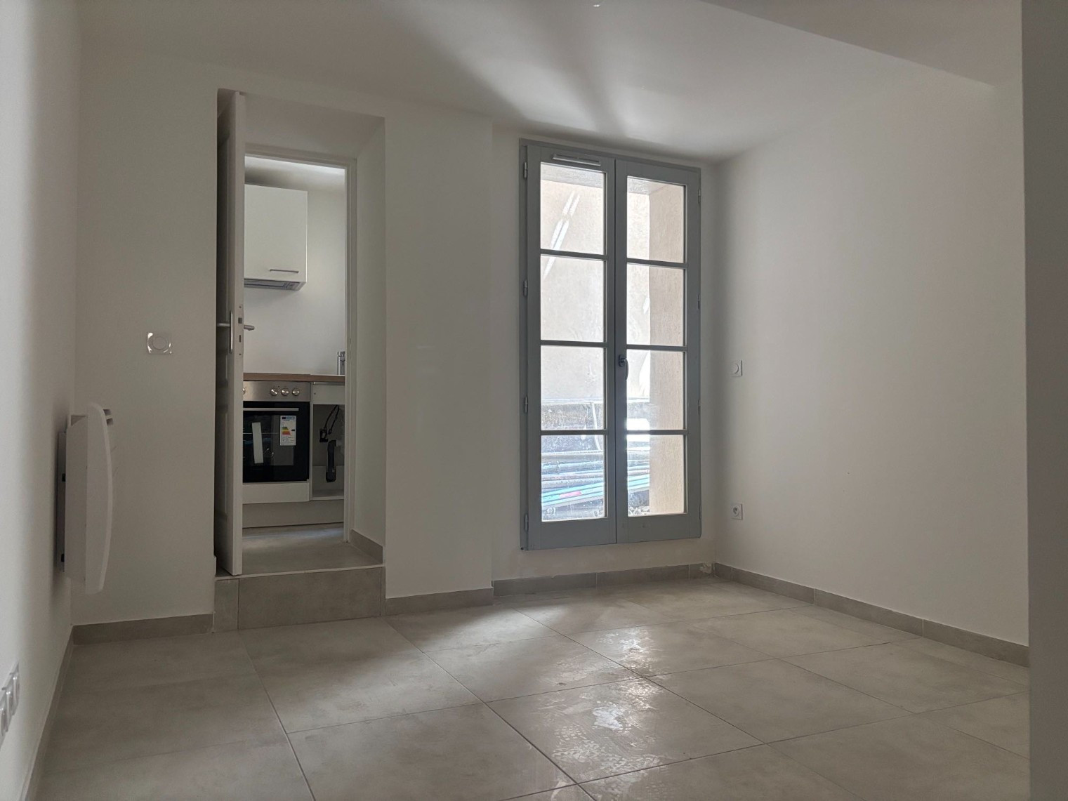 
                                                Location
                                                 Studio avec extérieur