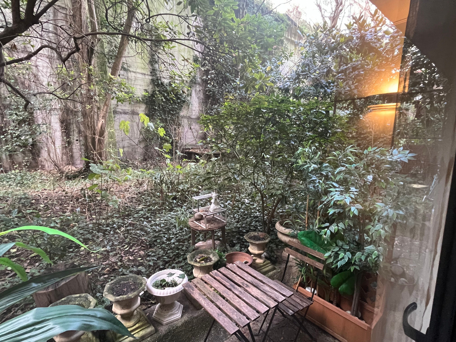 
                                                Location
                                                 Studio avec jardin privatif au coeur de Montmartre ! (loyer tout inclus)