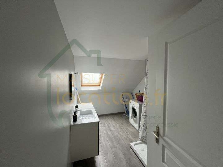 
                                                Location
                                                 Studio avec mise à disposition de meuble à deux pas du Centre-Ville de SAINT-QUENTIN