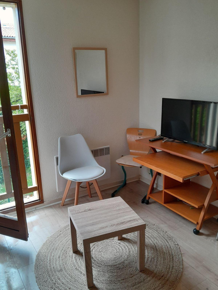 
                                                Location
                                                 STUDIO AVEC PARKING