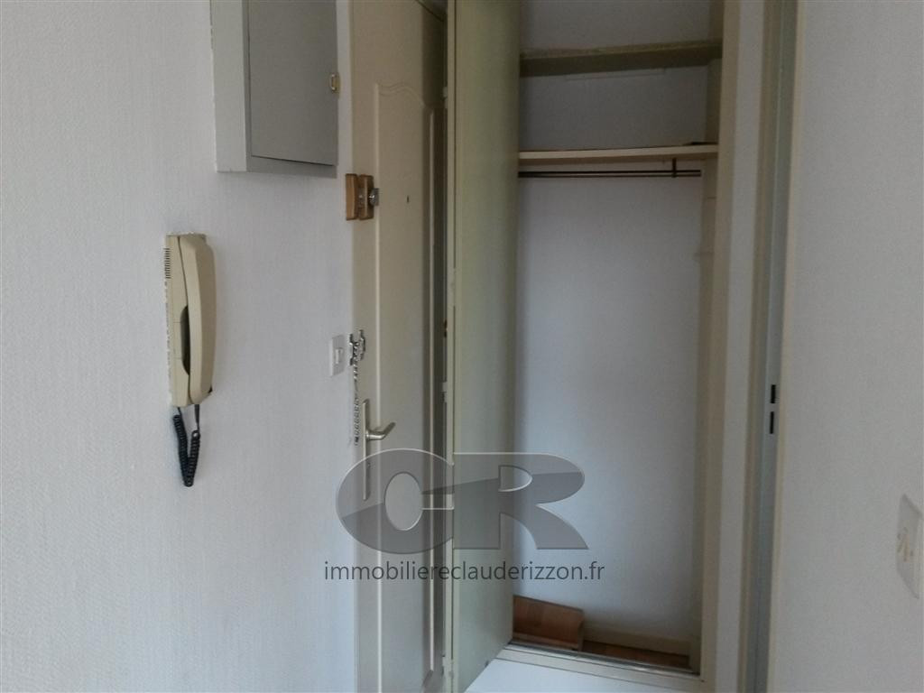 
                                                Location
                                                 Studio avec parking et balcon - secteur ARTEM/Gal Leclerc