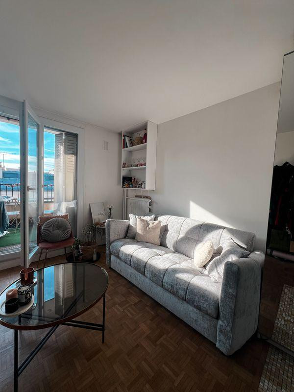 
                                                Location
                                                 Studio avec terrasse