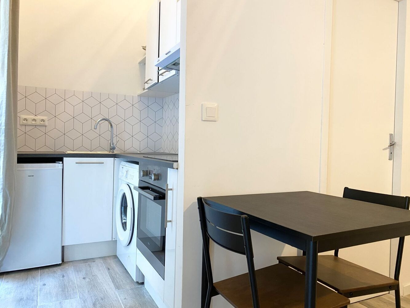 
                                                Location
                                                 Studio avec terrasse - Quartier Les Réformés