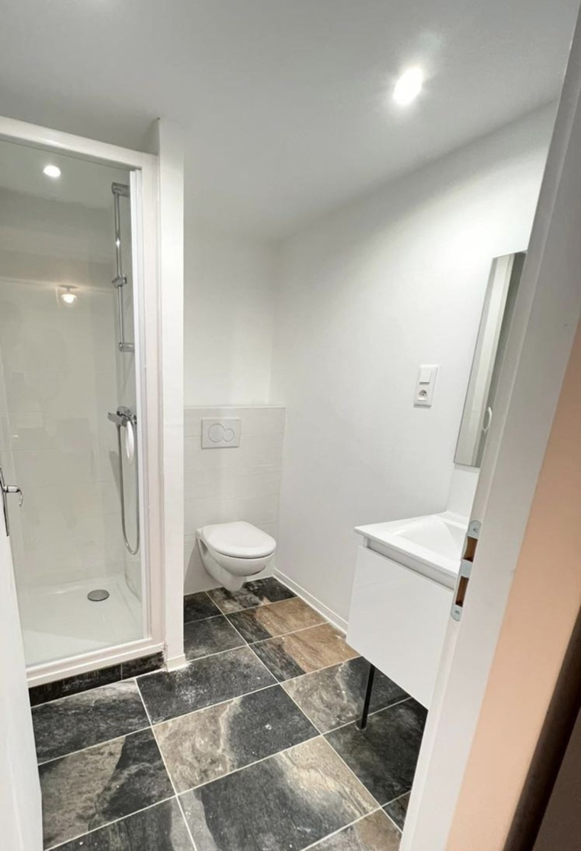 
                                                Location
                                                 Studio avec terrasse - Quartier Les Réformés