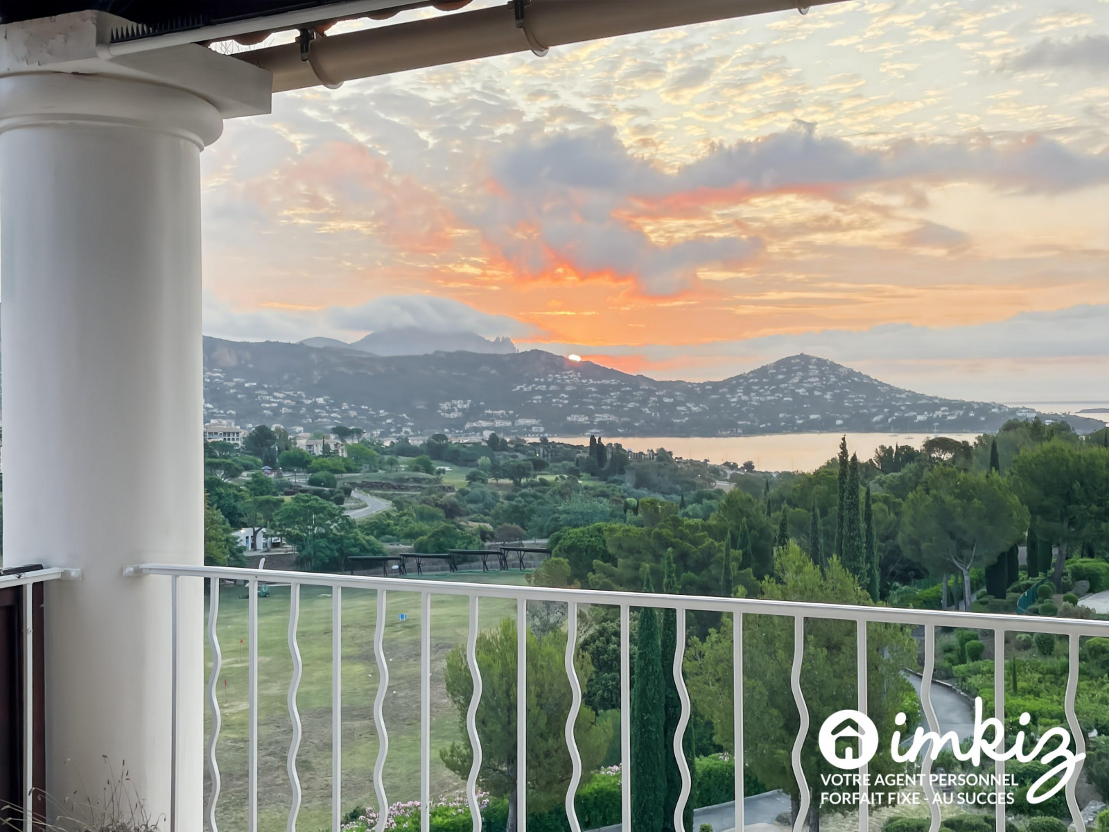 
                                                Vente
                                                 Studio avec terrasse vue mer au Cap Esterel