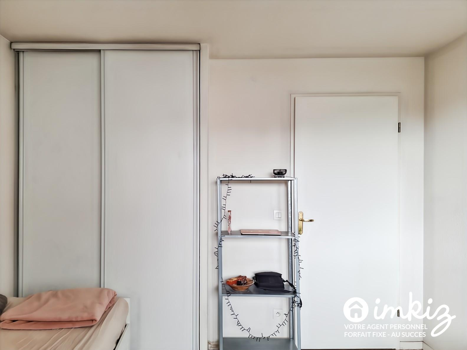 
                                                Vente
                                                 Studio  avec vue dégagée - DPE C