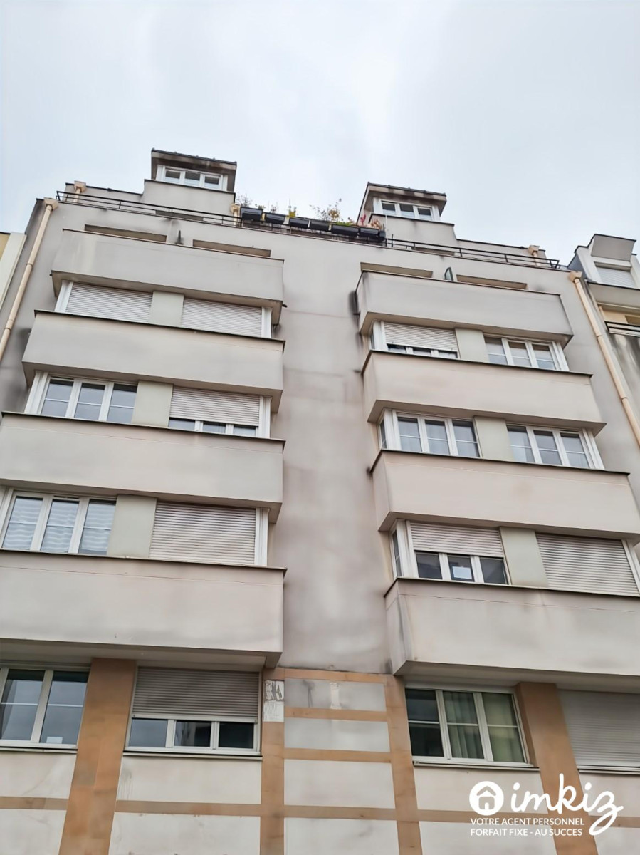 
                                                Vente
                                                 Studio  avec vue dégagée - DPE C