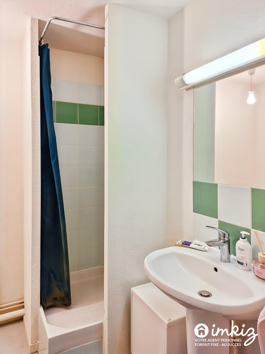 
                                                Vente
                                                 Studio  avec vue dégagée - DPE C