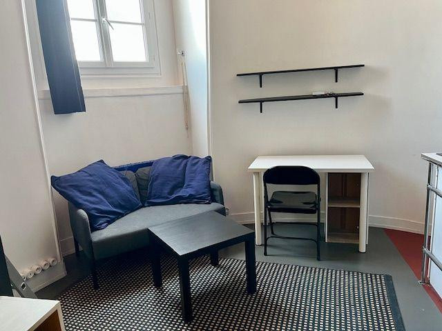 
                                                Location
                                                 Studio Bauhaus Paris Etoile 17m2 - 4m sous plafond