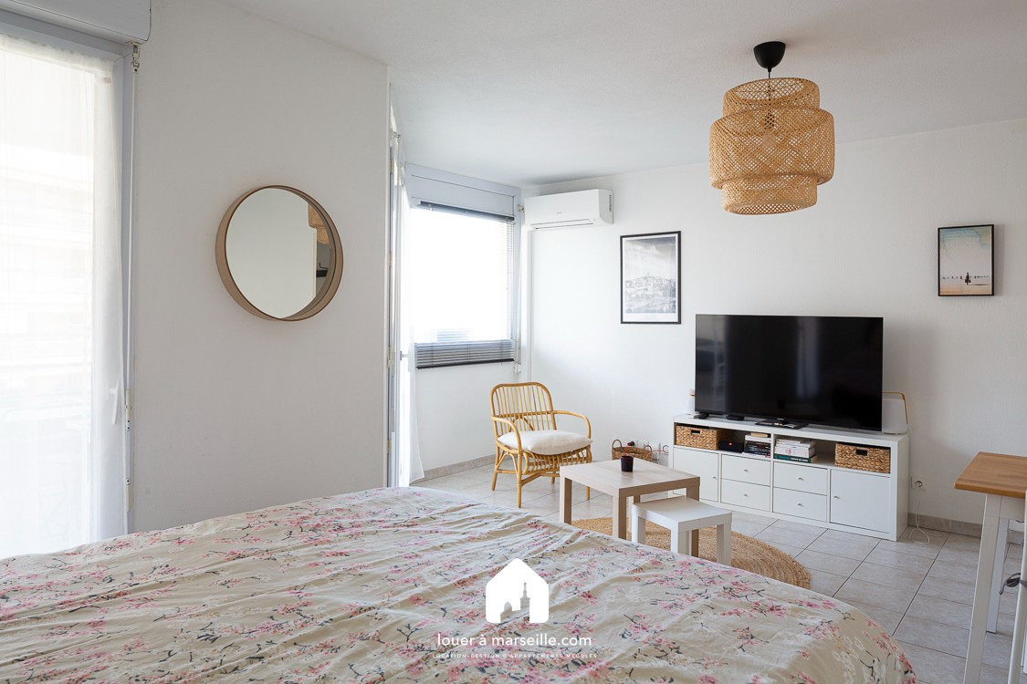 
                                                Location
                                                 Studio Belle Ile 2