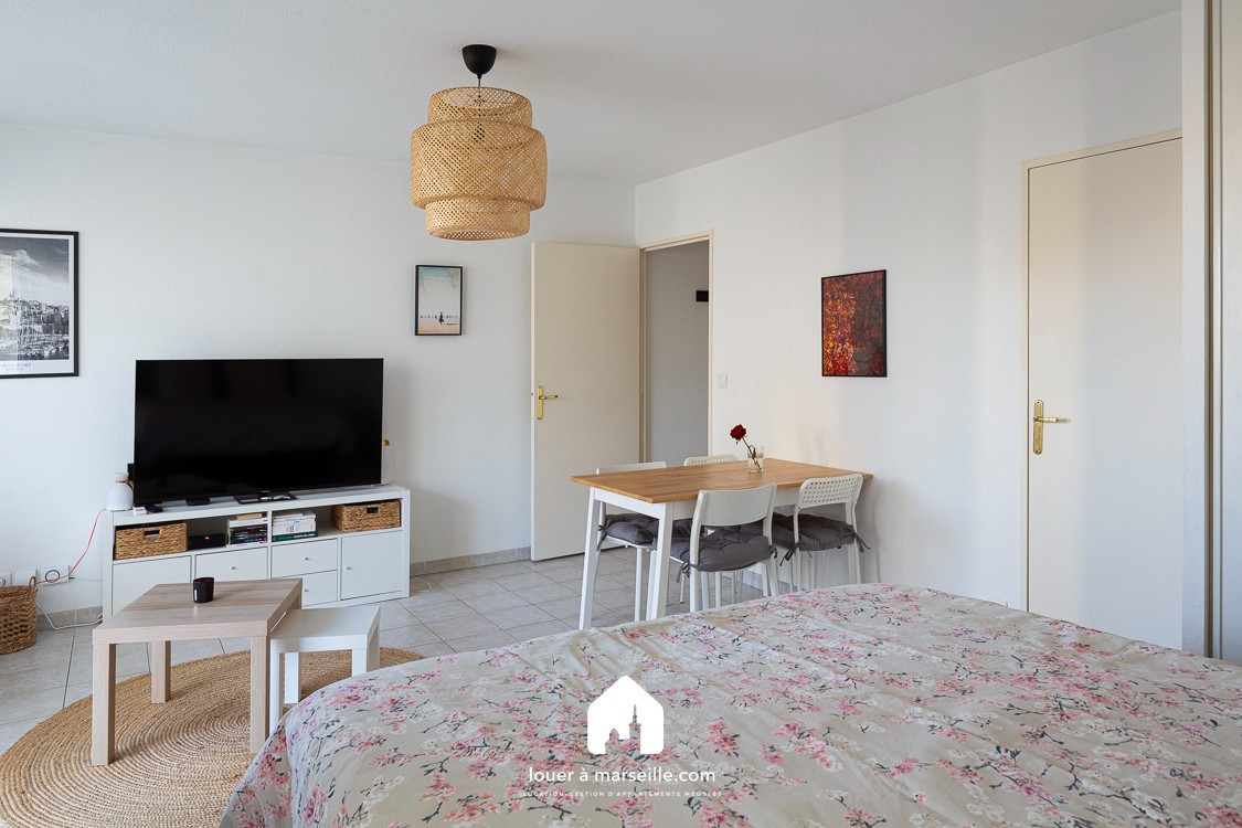 
                                                Location
                                                 Studio Belle Ile 2