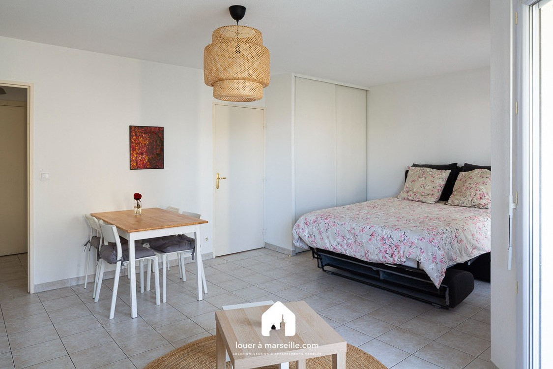 
                                                Location
                                                 Studio Belle Ile 2