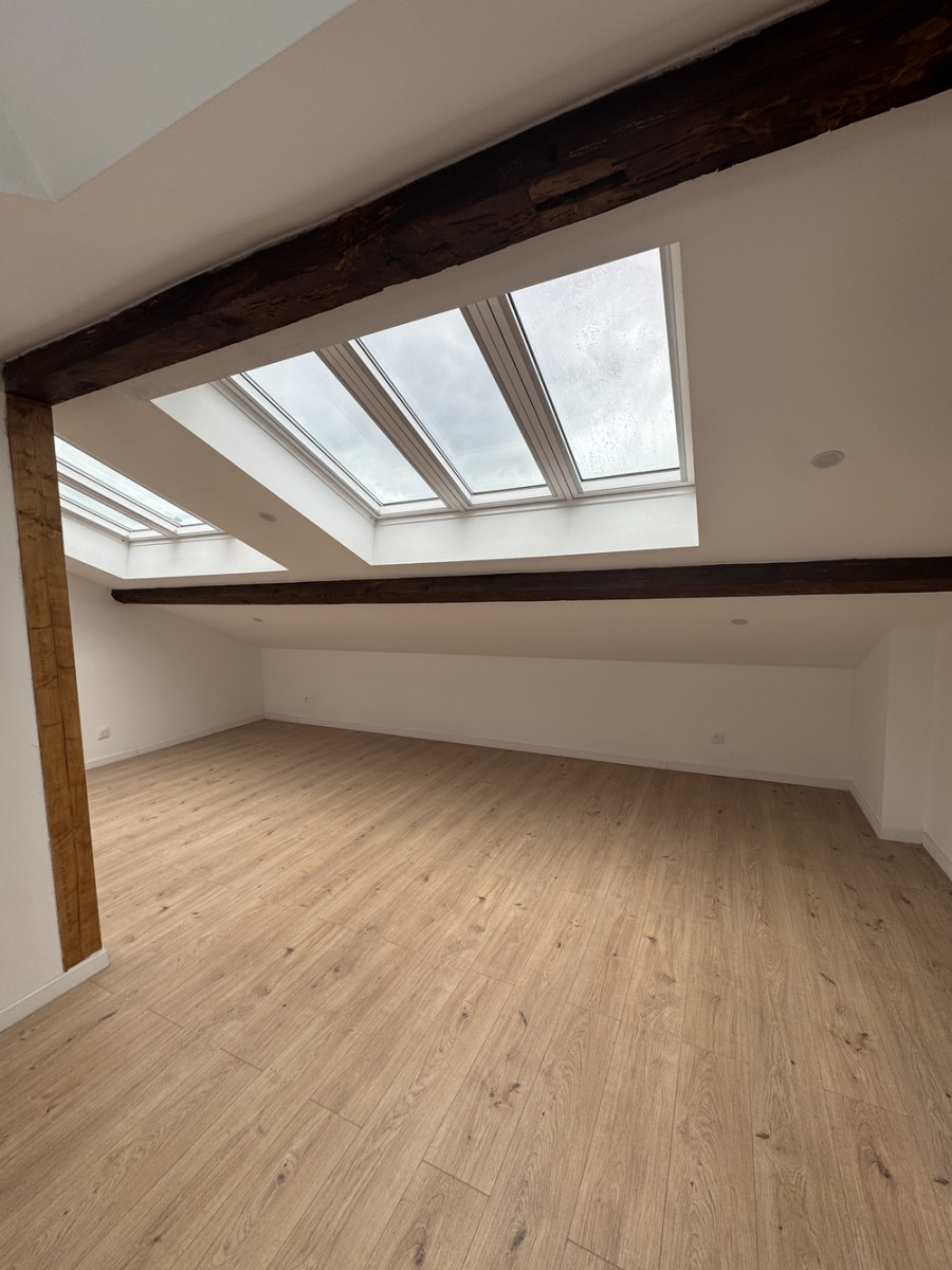 
                                                Location
                                                 Studio Bis de 35 m² – Lumineux - Saint Fons