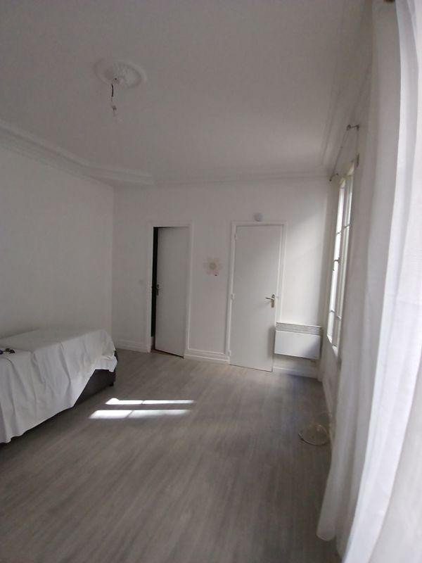 
                                                Location
                                                 Studio Bois-Colombes