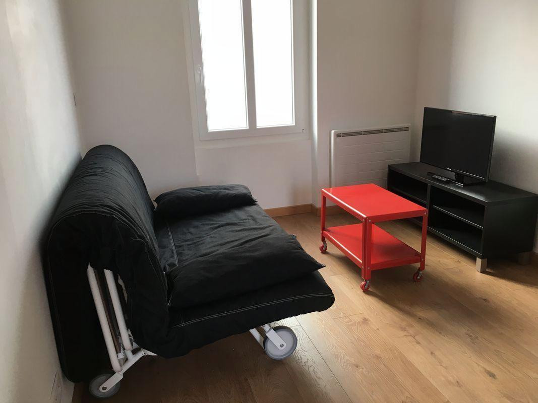 
                                                Location
                                                 Studio bon état à 2 pas de la DOUA