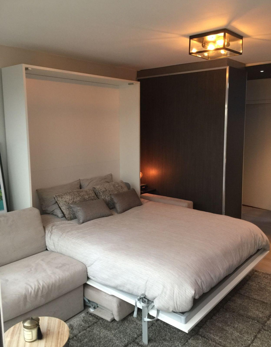 
                                                Location
                                                 Studio Bordeaux