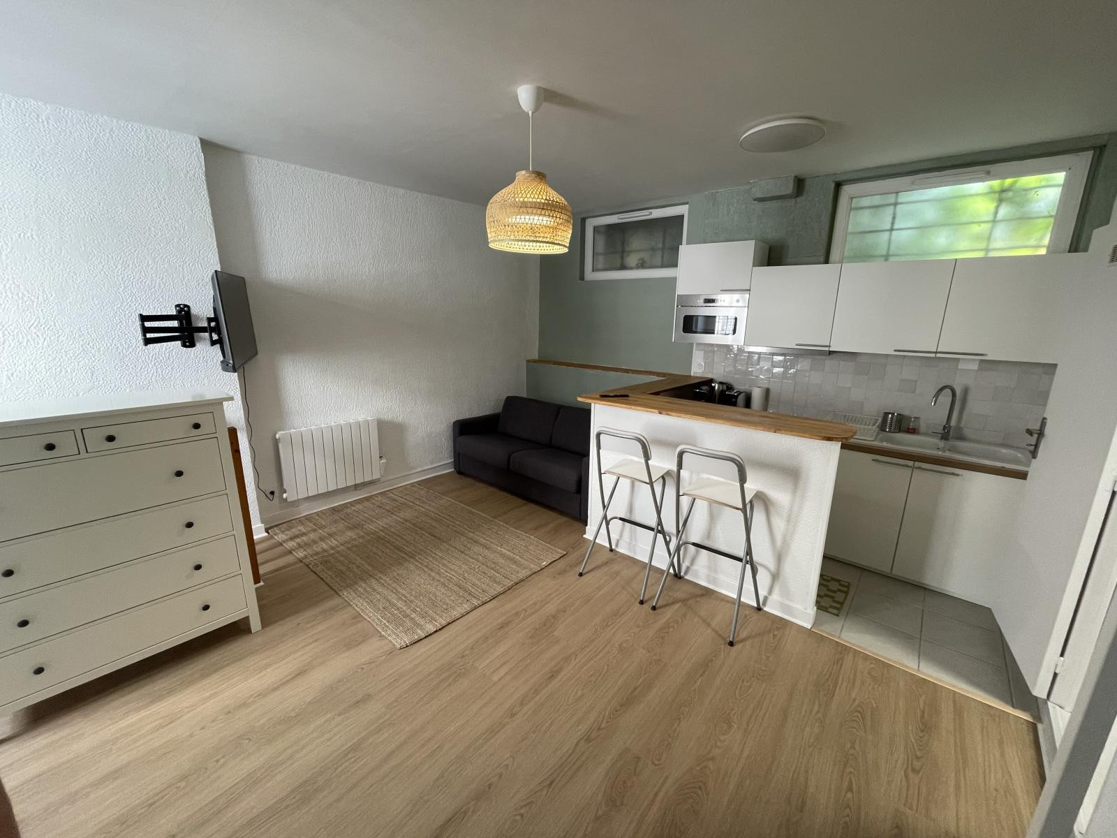 
                                                Location
                                                 Studio Bordeaux Gambetta Triangle Or