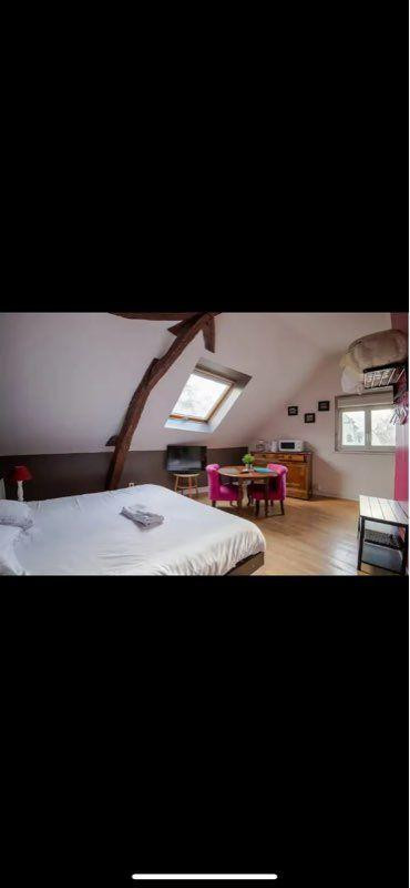 
                                                Location
                                                 Studio Boulevard Béranger de Tours