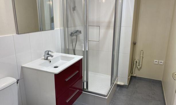 
                                                Location
                                                 Studio Boulogne balcon vue sur la Tour Eiffel