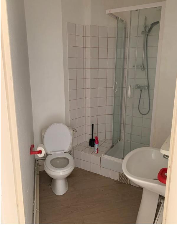 
                                                Location
                                                 Studio Bourg-l'Evêque