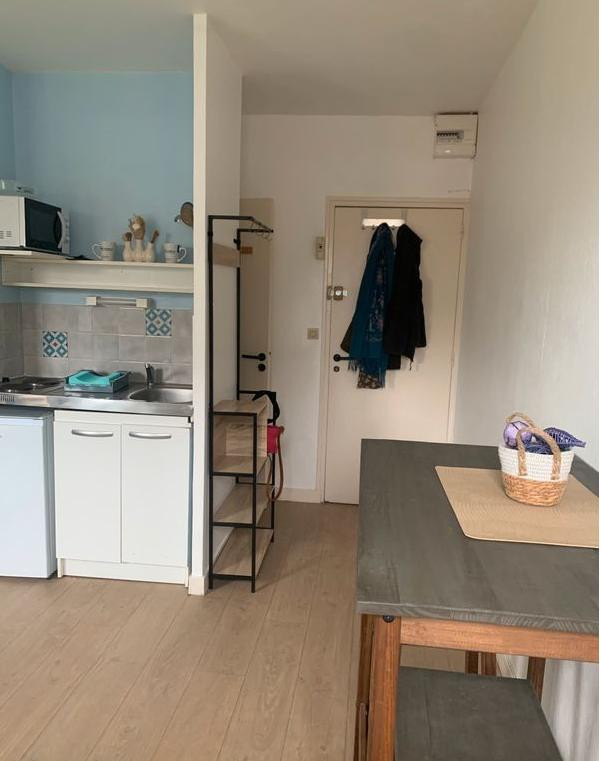 
                                                Location
                                                 Studio Bourg-l'Evêque