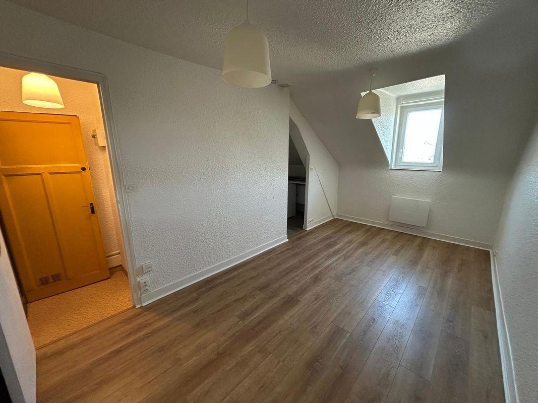 
                                                Location
                                                 Studio calme - centre ville