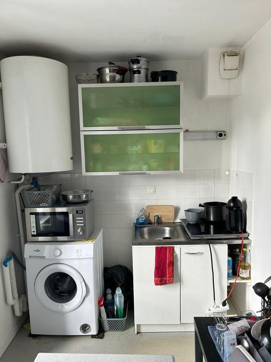 
                                                Location
                                                 Studio calme climatisé plein sud avec parking