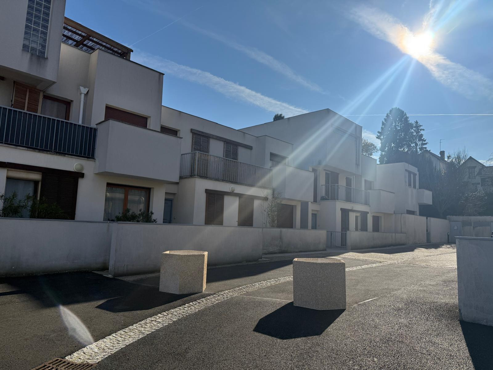 
                                                Location
                                                 Studio calme et cosy